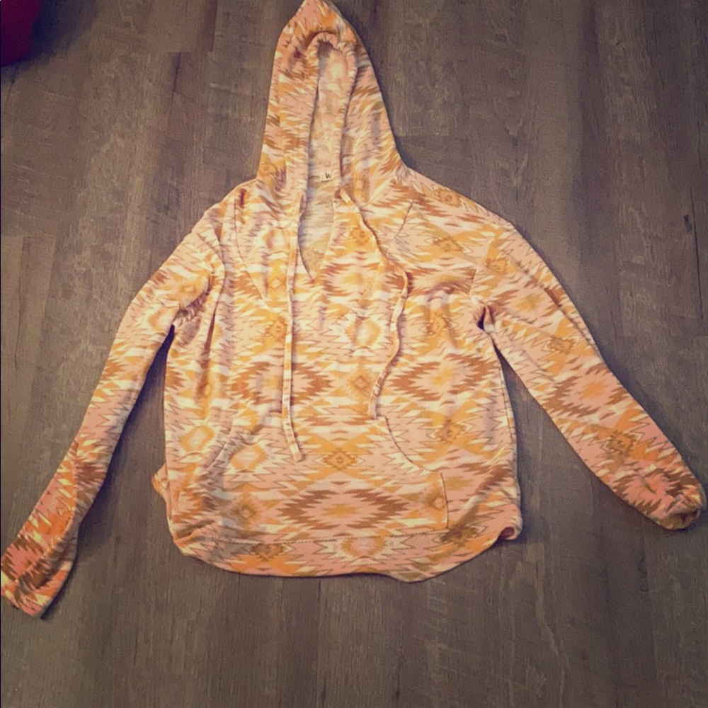 Long sleeve yellow hooded shirt with pockets
